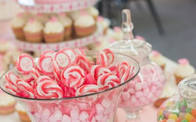 Come smettere di abbuffarsi (e creare un rapporto sano con il cibo)